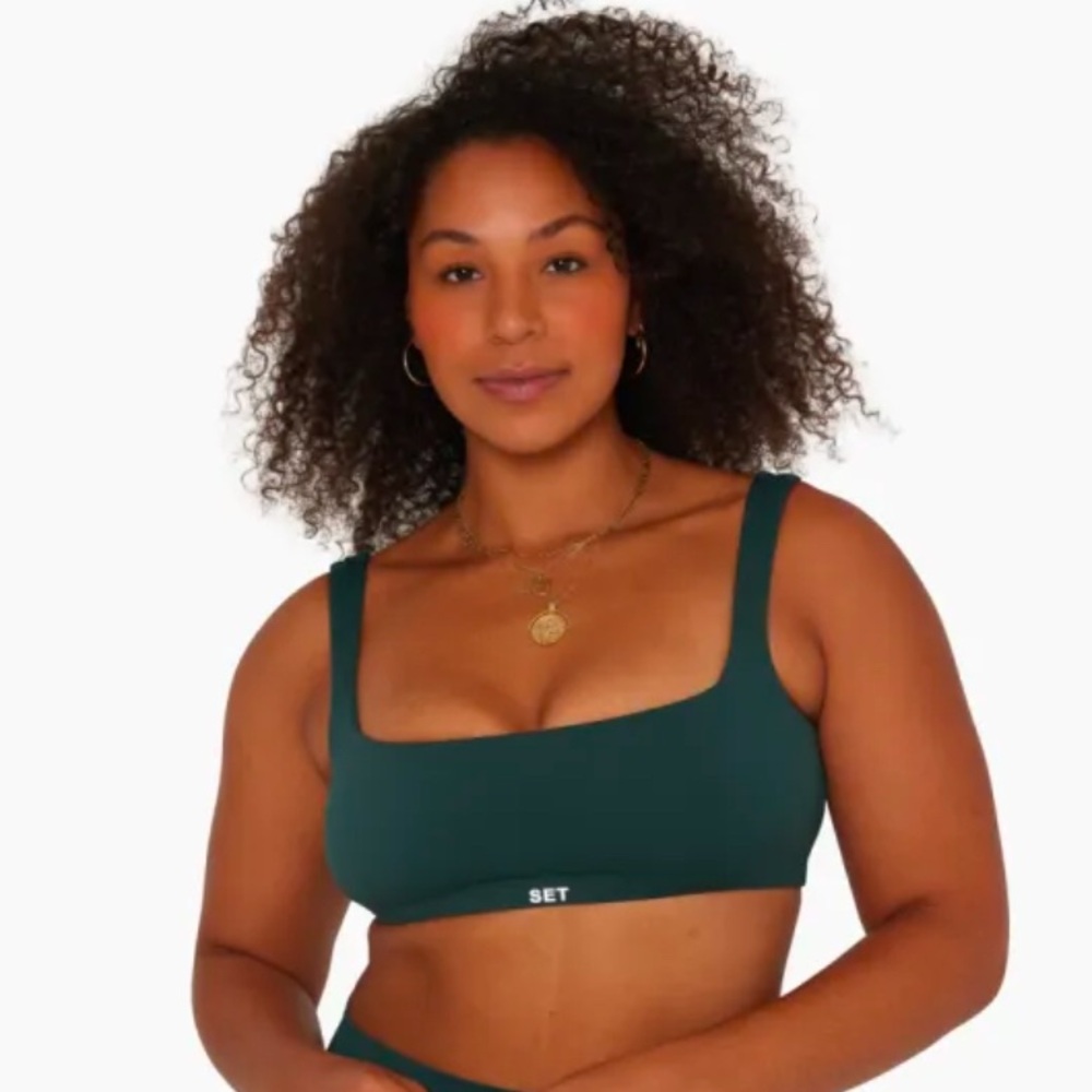 SETACTIVE Sportbody Square Back Bra in Ivy size M